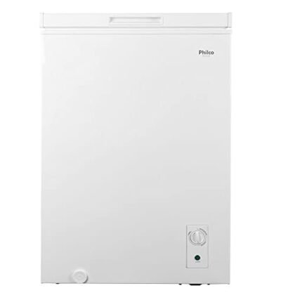 **Opções de texto ALT:** * **Freezer Philco 99L:** Opção simples e direta, focando no principal. * **Freezer Horizontal Philco 99L:** Adiciona um detalhe importante sobre o tipo do freezer. * **Freezer Philco 99L Dupla Ação:** Destaca a funcionalidade de dupla ação (congela e refrigera). * **Freezer Philco 99L para Conservação de Alimentos:** Enfatiza o uso do produto. * **Imagem de um Freezer Philco 99L:** Descreve o conteúdo visual. A melhor opção depende do contexto da página e do que você quer enfatizar. Se a página já menciona que é um freezer horizontal, a primeira opção é suficiente. Se você quer destacar a funcionalidade, a terceira opção é melhor. Se você quer descrever a imagem em si, a última opção é mais adequada.