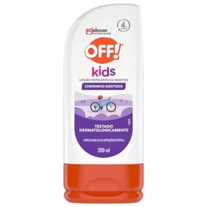 Aqui estão algumas opções de texto alternativo (alt text) para a imagem, variando em detalhe: **Opção 1 (simples e direta):** `OFF! Kids Repelente Infantil de Mosquitos` **Opção 2 (um pouco mais descritiva):** `Frasco de loção OFF! Kids, repelente infantil de mosquitos que protege por até 4 horas.` **Opção 3 (destacando o público-alvo):** `OFF! Kids: Repelente de mosquitos especialmente formulado para crianças.` **Opção 4 (focando na proteção):** `Proteção contra mosquitos para crianças com OFF! Kids, repelente em loção.` **Qual escolher?** * Se o contexto da imagem já deixa claro que é um repelente, a **Opção 1** é suficiente. * Se a imagem é pequena ou o contexto não é óbvio, a **Opção 2** ou **3** fornecem mais informações. * Se você quer enfatizar a eficácia do produto, a **Opção 4** pode ser interessante. Lembre-se que o texto alternativo deve ser conciso e descrever o conteúdo visual da imagem de forma precisa. Escolha a opção que melhor se adapta ao seu contexto e público.