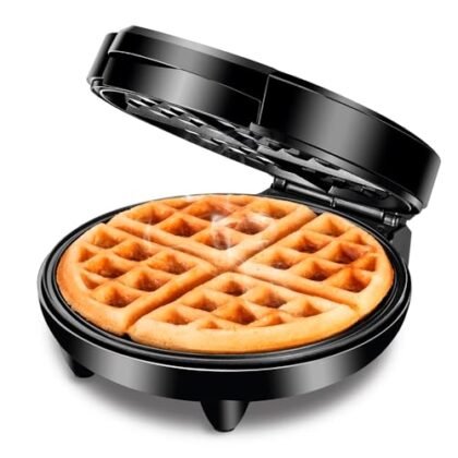 Aqui estão algumas opções de texto ALT, variando em descritividade, usando "Waffle Mondial": * **Opção 1 (Mais simples):** Waffle Mondial * **Opção 2 (Um pouco mais descritiva):** Waffle Mondial, modelo GW-01. * **Opção 3 (Mais informativa):** Máquina de Waffle Mondial, preta e inox, modelo GW-01.