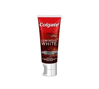 Aqui estão algumas opções de texto ALT para a imagem, variando em nível de detalhe: **Opção 1 (Curta e direta):** `Clareador Carvão Ativado Colgate` **Opção 2 (Um pouco mais descritiva):** `Creme dental Colgate Luminous White Clareador Carvão Ativado` **Opção 3 (Focada no benefício):** `Colgate Clareador Carvão Ativado para um sorriso mais branco` **Opção 4 (Para SEO):** `Comprar Colgate Creme Dental Clareador Carvão Ativado 70G` **Qual escolher?** * Se o foco é puramente acessibilidade, a Opção 1 ou 2 são ideais. * Se você quer otimizar para SEO e a página é de venda, a Opção 4 é uma boa escolha. * Se você quer destacar o benefício principal, a Opção 3 é adequada. A melhor opção depende do contexto e dos seus objetivos com a imagem. Recomendo a Opção 2 como um bom meio termo.