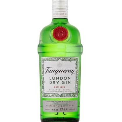 Aqui estão algumas opções de texto ALT, variando em detalhe: * **Opção 1 (Simples):** Tanqueray Gin * **Opção 2 (Um pouco mais descritiva):** Garrafa de Tanqueray Gin * **Opção 3 (Mais detalhada):** Tanqueray Gin London Dry em garrafa de 750ml * **Opção 4 (Foco na marca):** Tanqueray Gin - O clássico London Dry Gin. A melhor opção depende do contexto da imagem e do que você quer destacar. Se a imagem é puramente para identificar o produto, a opção 1 ou 2 são suficientes. Se você quer reforçar a marca, a opção 4 pode ser melhor.