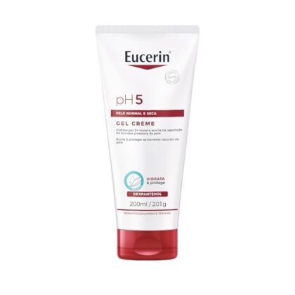 Aqui estão algumas opções de texto ALT para a imagem do "Gel Creme Hidratante Eucerin pH5 200ml", utilizando "Hidratação Eucerin" como base, e focando em diferentes aspectos: **Opções:** * **Hidratação Eucerin: Gel Creme Hidratante pH5 para pele sensível, 200ml.** (Opção geral e informativa) * **Hidratação Eucerin: Gel Creme pH5, alívio e hidratação para pele seca e sensível.** (Enfatiza os benefícios) * **Hidratação Eucerin: Frasco de 200ml do Gel Creme Hidratante pH5, ideal para o cuidado diário da pele.** (Foco no uso diário) * **Hidratação Eucerin: Solução suave e eficaz para a pele sensível com o Gel Creme Hidratante pH5.** (Realça a suavidade e eficácia) **Dica:** Escolha a opção que melhor se adequa ao contexto da página em que a imagem está inserida. Se a página destaca os benefícios para a pele sensível, use a opção que enfatiza esse aspecto. Se o foco é no uso diário, use a opção que menciona isso.