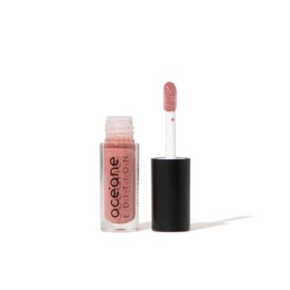 Aqui estão algumas opções de texto ALT, variando em nível de detalhe: **Opção 1 (Simples e direta):** `Gloss Labial Hidratante Océane Mini Glossy Me Shimmer Brown/Nude.` **Opção 2 (Um pouco mais descritiva):** `Océane Mini Glossy Me, gloss labial hidratante com brilho shimmer em tons de marrom e nude.` **Opção 3 (Enfatizando a marca e o tipo de produto):** `Océane: Mini Glossy Me - Gloss Labial Hidratante Shimmer Brown/Nude. Brilho e hidratação para os lábios.` **Opção 4 (Focando no benefício):** `Lábios hidratados e com brilho natural com o Gloss Labial Hidratante Océane Mini Glossy Me, nas cores Shimmer Brown e Nude.` **Qual escolher?** * Se o espaço for limitado, a **Opção 1** é a melhor. * A **Opção 2** é um bom meio termo, descrevendo o produto sem ser muito longa. * A **Opção 3** é boa se você quiser enfatizar a marca e o tipo de produto. * A **Opção 4** foca nos benefícios do produto. A escolha dependerá do contexto da imagem e do que você quer destacar. Em geral, tente manter o texto conciso e informativo.