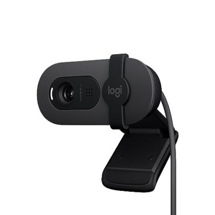 Aqui estão algumas opções de texto ALT, variando em detalhe e foco: * **Opção 1 (Simples e direta):** Webcam Full HD * **Opção 2 (Um pouco mais descritiva):** Webcam Full HD Logitech Brio 100 * **Opção 3 (Destacando uma característica):** Webcam Full HD com lente de alta definição. A melhor opção dependerá do contexto em que a imagem está sendo usada e do que você deseja enfatizar. Se o contexto já menciona a marca e o modelo, a opção mais simples pode ser suficiente. Se a imagem mostra a qualidade da imagem, a opção 3 pode ser mais apropriada.