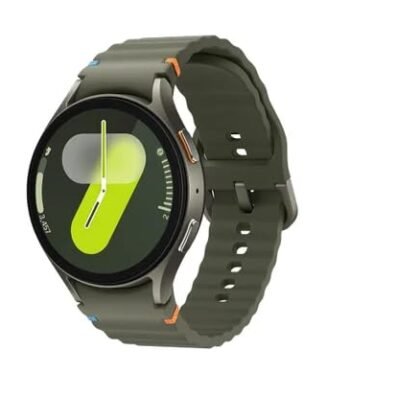 Aqui estão algumas opções de texto ALT para a imagem, considerando diferentes abordagens: **Opção 1 (Descritiva e direta):** `Galaxy Watch7 verde de 40mm mostrando seu design elegante.` **Opção 2 (Enfatizando os recursos):** `Smartwatch Galaxy Watch7 com tela de cristal de safira e recursos avançados de monitoramento de saúde.` **Opção 3 (Focando no modelo):** `Samsung Galaxy Watch7 verde, modelo Bluetooth de 40mm.` **Opção 4 (Mais curta e objetiva):** `Galaxy Watch7 verde.` **Qual escolher?** * Se o contexto da imagem for destacar a beleza do design, a **Opção 1** é uma boa escolha. * Se o foco for nos recursos e funcionalidades do relógio, a **Opção 2** é mais adequada. * Se você precisa ser conciso, a **Opção 4** funciona bem. **Considerações adicionais:** * Se a imagem mostrar o relógio sendo usado, você pode adicionar algo como "Galaxy Watch7 no pulso de uma pessoa". * Se a imagem estiver em um contexto de promoção, você pode incluir a palavra "Promoção" ou "Oferta". Espero que isso ajude!