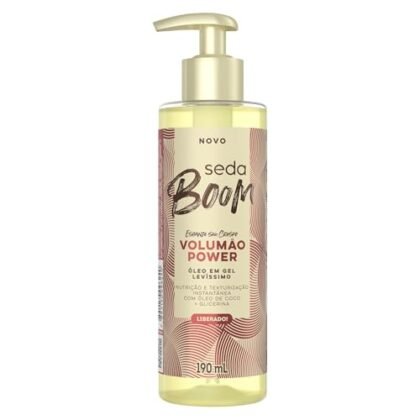 Aqui estão algumas opções de texto ALT para a imagem do "Óleo em Gel Seda Boom Volumão Power 200 ml", com diferentes níveis de detalhe: **Opção 1 (Mais simples):** `Seda Boom Volumão` **Opção 2 (Um pouco mais descritiva):** `Pote do óleo em gel Seda Boom Volumão Power 200 ml` **Opção 3 (Focada na marca e produto):** `Óleo em Gel Seda Boom Volumão para cabelos com volume.` **Opção 4 (Se a imagem mostrar o produto em uso):** `Cabelos com volume usando Seda Boom Volumão` **Qual opção escolher?** A melhor opção depende do contexto onde a imagem está sendo utilizada. * **Se a imagem é apenas para identificar o produto:** A opção 1 ou 2 são suficientes. * **Se você quer enfatizar o benefício principal:** A opção 3 é melhor. * **Se a imagem mostra o resultado do uso do produto:** A opção 4 é a mais adequada. **Importante:** O texto ALT deve ser conciso e relevante para o conteúdo da imagem e o contexto da página. Ele serve para descrever a imagem para pessoas com deficiência visual e também para auxiliar os mecanismos de busca a entenderem o conteúdo da página.
