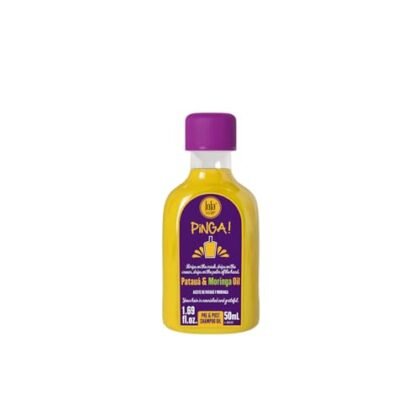 Aqui estão algumas opções de texto ALT para a imagem, variando em nível de detalhe e foco: **Opção 1 (Simples e Direta):** `Pinga Lola Cosmetics Patuá e Moringa` **Opção 2 (Um pouco mais descritiva):** `Pinga Lola, óleo capilar Patuá e Moringa da Lola Cosmetics.` **Opção 3 (Focada no benefício):** `Pinga Lola para hidratação e nutrição capilar: Patuá e Moringa.` **Opção 4 (Se a imagem mostrar a embalagem de perto):** `Embalagem do óleo capilar Pinga Lola, Patuá e Moringa da Lola Cosmetics.` **Qual escolher?** A melhor opção depende do contexto da imagem. Se a imagem é apenas para identificar o produto rapidamente, a opção 1 ou 2 são suficientes. Se a imagem está acompanhando um texto sobre os benefícios, a opção 3 pode ser melhor. Se a imagem foca nos detalhes da embalagem, a opção 4 seria mais apropriada. Lembre-se que o texto ALT deve ser conciso e informativo, ajudando tanto os usuários com deficiência visual quanto os mecanismos de busca a entenderem o conteúdo da imagem.