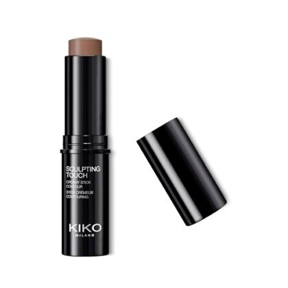 Aqui estão algumas opções de texto ALT para a imagem do produto, usando "Contorno Cremoso KIKO", com diferentes níveis de detalhe: **Opção 1 (Simples e direta):** `Contorno Cremoso KIKO cor 201 Chocolate` **Opção 2 (Um pouco mais descritiva):** `Contorno Cremoso KIKO em bastão, cor 201 Chocolate, ideal para esculpir o rosto.` **Opção 3 (Focando na marca e tipo):** `Contorno Cremoso KIKO MILANO, Sculpting Touch, em bastão, cor 201 Chocolate.` **Opção 4 (Para quem já conhece o produto):** `KIKO Sculpting Touch Creamy Stick Contour, cor 201 Chocolate (Contorno Cremoso KIKO)` **Qual escolher?** * **Simples:** Se você já tem muita descrição do produto em outro lugar da página. * **Descritiva:** Se esta é a única descrição da imagem. * **Marca e Tipo:** Boa para SEO e para usuários que buscam a marca KIKO. * **Conhecido:** Se o público-alvo já está familiarizado com o nome específico do produto. A melhor opção dependerá do contexto da sua página e do seu público. Escolha aquela que melhor descreve a imagem e fornece informações relevantes para seus usuários, incluindo a frase "Contorno Cremoso KIKO".