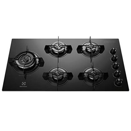 Aqui estão algumas opções de texto ALT para a imagem, com diferentes focos: **Opção 1 (Simples e direta):** ``` Cooktop Electrolux 5 Bocas ``` **Opção 2 (Mais descritiva, ideal se a imagem mostra bem o produto):** ``` Cooktop Electrolux 5 Bocas com Queimador Tripla Chama Lateral ``` **Opção 3 (Com foco na marca):** ``` Cooktop Electrolux 5 Bocas - Qualidade e eficiência para sua cozinha. ``` **Opção 4 (Focando na funcionalidade):** ``` Cooktop Electrolux 5 Bocas, ideal para preparar diversas receitas. ``` **Qual usar?** * **Se o contexto da imagem já é claro:** Use a opção 1. * **Se você precisa destacar uma característica específica:** Use a opção 2. * **Se o objetivo é fortalecer a marca:** Use a opção 3. * **Se quer mostrar a utilidade do produto:** Use a opção 4. **Considerações adicionais:** * O texto ALT deve ser conciso e informativo. * Use palavras-chave relevantes para melhorar a acessibilidade e o SEO. * Se possível, personalize o texto ALT para cada imagem, dependendo do contexto em que ela é utilizada. **Recomendação:** A opção mais informativa e que se adapta bem à maioria dos cenários é a **Opção 2**.