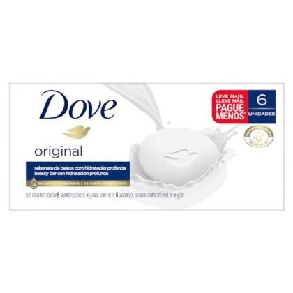 Aqui estão algumas opções de texto ALT para a imagem, utilizando "Dove Hidratação", com diferentes níveis de detalhe: **Opção 1 (Mais simples):** `Dove Hidratação: Sabonete em Barra Dove Branco, embalagem com 6 unidades.` **Opção 2 (Um pouco mais descritiva):** `Dove Hidratação: Foto de uma embalagem com 6 sabonetes em barra Dove Branco de 90g.` **Opção 3 (Focando no benefício principal):** `Dove Hidratação: Sabonete Dove Branco para uma pele macia e hidratada, embalagem com 6 unidades.` **Opção 4 (Ideal se a imagem mostrar a textura ou espuma):** `Dove Hidratação: Sabonete em barra Dove Branco de 90g. Textura cremosa para uma pele limpa e hidratada.` (Adapte a descrição da textura se a imagem mostrar algo diferente). **Qual escolher?** * A **Opção 1** é a mais básica e adequada se você precisar de algo curto. * A **Opção 2** adiciona mais detalhes sobre o produto. * A **Opção 3** foca no benefício principal do sabonete, que é a hidratação. * A **Opção 4** é melhor se a imagem destacar a textura do sabonete ou a espuma que ele produz. A melhor opção dependerá do contexto da imagem e do que você deseja comunicar ao usuário. Lembre-se de manter o texto ALT conciso e informativo.