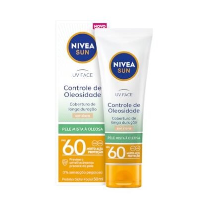 Aqui estão algumas opções de texto ALT para a imagem, considerando o contexto fornecido: **Opção 1 (Focada no produto):** `NIVEA SUN Controle Oleosidade Cor Clara FPS 60. Protetor solar facial com cor clara para controle de oleosidade.` **Opção 2 (Mais descritiva):** `Embalagem do protetor solar facial NIVEA SUN Controle Oleosidade Cor Clara. Proteção solar FPS 60 e controle de brilho.` **Opção 3 (Simples e direta):** `NIVEA SUN Controle Oleosidade Cor Clara.` **Opção 4 (Para e-commerce, com foco na marca):** `NIVEA SUN Controle Oleosidade Cor Clara, protetor solar facial da NIVEA.` **Qual escolher?** A melhor opção depende do contexto onde a imagem está sendo usada. * Se for em uma página de produto, a opção 1 ou 2 são boas escolhas, pois detalham mais o produto. * Se for uma imagem menor em um banner, a opção 3 ou 4 podem ser mais adequadas. É importante lembrar que o texto ALT deve ser conciso, informativo e descrever o conteúdo da imagem de forma relevante para o usuário.