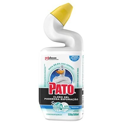 Aqui estão algumas opções de texto ALT para a imagem do produto, usando a frase "Pato Cloro Gel", com diferentes níveis de detalhe: **Opção 1 (Mais simples):** `Pato Cloro Gel Marine` **Opção 2 (Um pouco mais descritiva):** `Pato Cloro Gel Ativo Marine para limpeza de vasos sanitários` **Opção 3 (Enfatizando o cloro e o frescor):** `Pato Cloro Gel Marine: Poder de limpeza do cloro com fragrância refrescante` **Opção 4 (Se a embalagem for visível na imagem, adicione detalhes sobre ela):** `Embalagem de Pato Cloro Gel Marine 500ml para limpeza do vaso sanitário` **Recomendação:** A melhor opção dependerá do contexto em que a imagem está sendo usada. Se o objetivo principal é identificar o produto rapidamente, a opção 1 é suficiente. Se você quiser fornecer mais informações aos usuários com deficiência visual, a opção 2 ou 3 são melhores. Se a imagem destaca a embalagem, a opção 4 é a mais adequada.