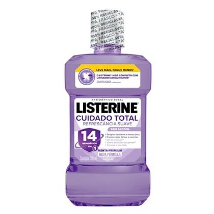 Aqui estão algumas opções de texto ALT para a imagem, utilizando "Listerine Cuidado Total", com diferentes níveis de detalhe: **Opção 1 (Curta e direta):** `Listerine Cuidado Total` **Opção 2 (Um pouco mais descritiva):** `Frasco de Listerine Cuidado Total, enxaguante bucal com 14 benefícios.` **Opção 3 (Mais detalhada, se o contexto permitir e for relevante):** `Listerine Cuidado Total em sua embalagem azul característica, promovendo 14 benefícios para a saúde bucal em um enxaguante sem álcool.` **Qual escolher?** A melhor opção depende do contexto em que a imagem está sendo usada. Se a imagem é parte de um anúncio focado no produto específico, a opção 3 é a mais útil. Se a imagem é parte de um artigo mais amplo sobre higiene bucal, a opção 2 pode ser suficiente. Se a imagem é apenas decorativa, a opção 1 pode ser a melhor.