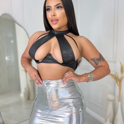 CROPPED EM CIRRÊ ACETINADO COM GOLA E ARO DE SUSTENTAÇÃO – Imagem 1 [nsid:728567911]