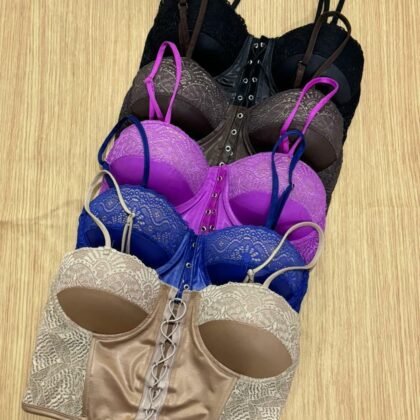 CROPPED LUNA EM ACETINADO COM RENDA, BARBATANAS, BOJO E ILHOS NA FRENTE – Imagem 1 [nsid:674803556]