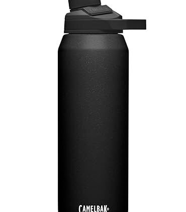 Aqui estão algumas opções de texto ALT, variando em nível de detalhe, para a imagem de uma Garrafa Chute Mag Vacuum 1L, usando a menção da CamelBak: **Opção 1 (Mais Simples):** ``` Garrafa Térmica CamelBak Chute Mag Vacuum 1L ``` **Opção 2 (Um pouco mais descritiva):** ``` Garrafa Térmica CamelBak Chute Mag Vacuum 1L, ideal para manter suas bebidas quentes ou frias por mais tempo. ``` **Opção 3 (Com foco na funcionalidade):** ``` Garrafa Térmica CamelBak Chute Mag Vacuum 1L com tampa magnética que facilita o uso. ``` **Opção 4 (Incluindo a marca e modelo):** ``` Garrafa Térmica CamelBak, modelo Chute Mag Vacuum, com capacidade de 1 litro. Perfeita para atividades ao ar livre. ``` **Qual escolher?** * Se o contexto é um catálogo de produtos, a **Opção 2 ou 4** são ideais. * Se o contexto é mais geral, a **Opção 1 ou 3** podem ser suficientes. **Dica:** O texto ALT deve ser conciso e informativo. O objetivo é descrever a imagem para quem não pode vê-la.