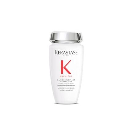 Aqui estão algumas opções de texto ALT para a imagem, considerando diferentes focos: **Opção 1 (Simples e direta):** `Shampoo Descalcificante Reparador para cabelos danificados, Kérastase Première.` **Opção 2 (Destacando o benefício principal):** `Shampoo Descalcificante Reparador: Kérastase Première, neutralizando a quebra e reparando seus cabelos.` **Opção 3 (Incluindo a marca):** `Kérastase Première Shampoo Descalcificante Reparador para cabelos mais fortes e saudáveis.` **Opção 4 (Mais descritiva, se houver espaço):** `Frasco de Shampoo Descalcificante Reparador Kérastase Première, ideal para cabelos danificados, com ácido cítrico e glicina.` **Qual escolher?** * Se o objetivo é ser o mais conciso possível, a **Opção 1** é a melhor. * Se quer destacar o benefício principal (anti-quebra), a **Opção 2** é ótima. * Se o foco é na marca, a **Opção 3** é ideal. * A **Opção 4** é boa se houver espaço suficiente no atributo `alt` e você quiser fornecer um pouco mais de detalhe. Lembre-se que o objetivo do texto ALT é descrever a imagem para pessoas com deficiência visual e também para quando a imagem não carrega. Escolha a opção que melhor atende ao seu contexto.