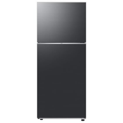 Aqui estão algumas opções de texto ALT para a imagem, considerando o título do produto e a instrução de usar "Geladeira Smart Samsung": **Opções Curtas e Diretas:** * Geladeira Smart Samsung * Geladeira Smart Samsung RT38 **Opções um pouco mais descritivas:** * Geladeira Smart Samsung, modelo duplex Evolution RT38 em inox preto * Geladeira Smart Samsung, 391L, Evolution SmartThings **Opção que foca em recursos:** * Geladeira Smart Samsung com conectividade SmartThings A escolha ideal dependerá do contexto da imagem e do que você deseja destacar. Se a imagem mostra especificamente o design inox preto, inclua isso. Se o foco é na conectividade, mencione o SmartThings.