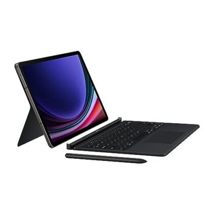 Aqui estão algumas opções de texto ALT para a imagem, com foco em diferentes aspectos: **Opção 1 (Simples e direta):** `Tab S9 Grafite` **Opção 2 (Um pouco mais descritiva):** `Tablet Samsung Tab S9 na cor Grafite` **Opção 3 (Mais detalhes, mas ainda concisa):** `Samsung Tab S9 Grafite, tablet Android` **Opção 4 (Se a imagem mostrar a parte frontal):** `Tablet Samsung Tab S9 Grafite com tela de 11 polegadas` **Qual escolher?** A melhor opção depende do contexto da imagem e do seu site. * Se o objetivo é simplesmente identificar o produto, a **Opção 1** é suficiente. * Se você quer dar um pouco mais de contexto, a **Opção 2** ou **Opção 3** são boas escolhas. * Se a imagem foca na tela, a **Opção 4** é mais apropriada. Em geral, tente ser conciso e descrever o que é mais relevante na imagem.