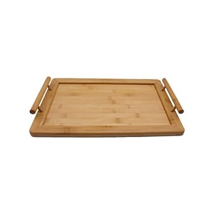 Aqui estão algumas opções de texto ALT para a imagem, utilizando "Bandeja Bambu", cada uma com um foco diferente: * **Opção 1 (Descritiva):** Bandeja Bambu retangular com alças, ideal para servir ou decorar. * **Opção 2 (Funcional):** Bandeja Bambu para servir café da manhã ou organizar objetos. * **Opção 3 (Marca e Material):** Bandeja Bambu da Oikos, feita de material sustentável. * **Opção 4 (Simples):** Bandeja Bambu Oikos. A melhor opção depende do contexto em que a imagem está sendo utilizada. Se você precisa dar mais detalhes sobre o produto, a Opção 1 ou 2 são boas escolhas. Se a marca for importante, use a Opção 3 ou 4.