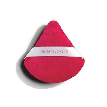 Aqui estão algumas opções de texto ALT para a imagem, focando em diferentes aspectos e níveis de detalhe: **Opção 1 (Simples e direta):** `Esponja Niina Secrets Pink Puff` **Opção 2 (Um pouco mais descritiva):** `Esponja de maquiagem rosa Niina Secrets Pink Puff` **Opção 3 (Focando na marca e tipo):** `Esponja Niina Secrets, modelo Pink Puff, para aplicação de maquiagem.` **Opção 4 (Se a imagem mostrar a esponja em uso):** `Aplicando maquiagem com a esponja Niina Secrets Pink Puff.` **Opção 5 (Se a imagem destacar a textura/forma):** `Close-up da esponja Niina Secrets Pink Puff, mostrando sua textura macia e formato ergonômico.` **Qual escolher?** * Se o contexto já for claro que se trata de uma esponja de maquiagem, a **Opção 1** é suficiente. * Se o contexto precisar de mais detalhes, a **Opção 2 ou 3** são boas escolhas. * Se a imagem for mais específica (uso, detalhe da textura), use a **Opção 4 ou 5**, adaptando a descrição à imagem real. Lembre-se: o texto ALT deve ser conciso e descrever o que é relevante na imagem para quem não pode vê-la.