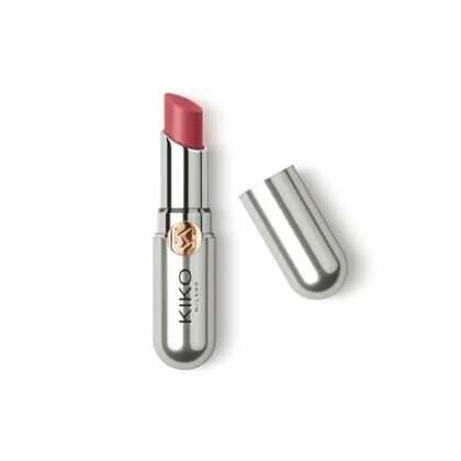 Aqui estão algumas opções de texto ALT para a imagem, com foco em "Balm Labial Colorido", variando em descrição e detalhes: **Opção 1 (Simples e direta):** ``` Balm Labial Colorido KIKO MILANO, cor 06 Blackberry. ``` **Opção 2 (Um pouco mais descritiva):** ``` Imagem de um Balm Labial Colorido KIKO MILANO. A cor é 06 Blackberry, um tom de amora escuro. ``` **Opção 3 (Focada na função):** ``` Balm Labial Colorido, hidratante e com cor, da KIKO MILANO, cor 06 Blackberry. ``` **Opção 4 (Se o balm estiver em destaque em um lábio):** ``` Lábios com Balm Labial Colorido KIKO MILANO, cor 06 Blackberry. ``` **Qual escolher?** A melhor opção depende do contexto da imagem e do que você quer enfatizar. Se você quer ser breve, a Opção 1 é suficiente. Se quer dar mais detalhes sobre a cor, a Opção 2 é melhor. Se a função hidratante é importante, a Opção 3 é ideal. E se a imagem mostra os lábios usando o produto, a Opção 4 é a mais adequada. Lembre-se que o texto ALT deve ser conciso e relevante para a imagem.
