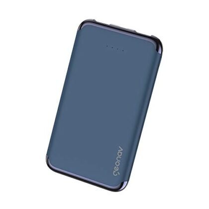 **Opções de texto ALT, do mais simples ao mais detalhado:** * **Opção 1 (Simples):** Power Bank Geonav azul. * **Opção 2 (Um pouco mais descritiva):** Power Bank Geonav para carregar dispositivos móveis. * **Opção 3 (Incluindo características principais):** Power Bank Geonav azul com 6000mAh e duas portas USB. A escolha do texto ALT ideal depende do contexto da imagem e da sua estratégia de SEO. Se a cor azul for importante, inclua-a. Se o foco for a funcionalidade, destaque a capacidade e as portas USB.
