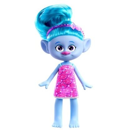 Aqui estão algumas opções de texto ALT para a imagem, utilizando "Boneca Trolls Chenille", com diferentes níveis de detalhe: **Opção 1 (simples):** `Boneca Trolls Chenille` **Opção 2 (um pouco mais descritiva):** `Boneca Trolls Chenille, personagem do filme Trolls.` **Opção 3 (ênfase na aparência):** `Boneca Trolls Chenille com seu cabelo azul vibrante e visual característico.` **Opção 4 (focada no produto):** `Boneca Trolls Chenille básica, um brinquedo colecionável.` A melhor opção dependerá do contexto da imagem e do quão descritivo você precisa ser. Se a imagem já é autoexplicativa, a opção 1 pode ser suficiente. Se você quer dar mais contexto ou destacar a personagem, as opções 2, 3 ou 4 podem ser melhores.