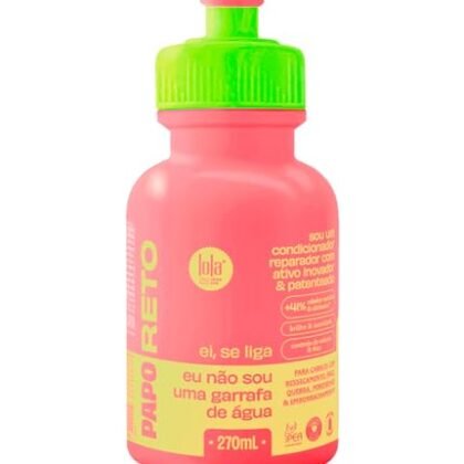 Aqui estão algumas opções de texto ALT para a imagem, usando "Papo Reto" e variando em detalhes: **Opção 1 (Foco no produto):** `Papo Reto, condicionador da Lola Cosmetics em embalagem de 270ml.` **Opção 2 (Um pouco mais descritiva):** `Papo Reto: Condicionador Lola Cosmetics para cabelos desembaraçados e hidratados, frasco de 270ml.` **Opção 3 (Com a marca):** `Papo Reto, condicionador Lola Cosmetics. A solução para um cabelo desembaraçado e cheio de vida.` **Opção 4 (Criativa e curta):** `Papo Reto: Condicionador Lola Cosmetics. Sem enrolação, só cabelo lindo.` **Qual escolher?** * Se o foco principal é identificar o produto, a **Opção 1** é a melhor. * Se você quer dar um pouquinho mais de informação sobre o benefício, a **Opção 2** é uma boa escolha. * Se você deseja destacar a marca, a **Opção 3** é ideal. * Se você quer algo mais chamativo e que reflita o nome do produto, a **Opção 4** pode ser usada. Lembre-se de escolher a opção que melhor se encaixa no contexto da sua imagem e no objetivo da sua página.