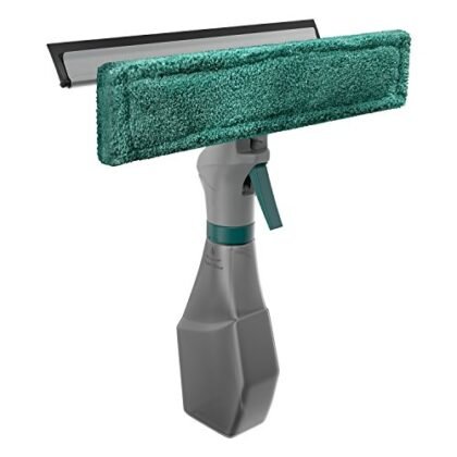 Aqui estão algumas opções de texto ALT para a imagem, considerando o título do produto e a importância da acessibilidade: **Opção 1 (Descritiva e concisa):** `Limpa Vidros Flash Limp verde com rodinho e reservatório de 230ml.` **Opção 2 (Mais detalhada, focando nos benefícios):** `Limpa Vidros Flash Limp: solução prática com spray, rodinho e reservatório para limpeza eficiente de vidros.` **Opção 3 (Para quem usa leitores de tela, enfatizando a marca):** `Imagem do Limpa Vidros Flash Limp com rodinho e reservatório, ideal para limpeza de vidros. Marca Flash Limp.` **Qual escolher?** * Se o contexto da imagem já deixa claro que se trata de um produto de limpeza de vidros, a **Opção 1** é suficiente. * Se você quer reforçar a praticidade e os benefícios do produto, a **Opção 2** é melhor. * Se você precisa garantir que usuários de leitores de tela entendam a marca do produto, a **Opção 3** é a mais adequada. Lembre-se que o objetivo do texto ALT é fornecer uma descrição textual da imagem para pessoas que não podem vê-la. Seja conciso, descritivo e relevante.