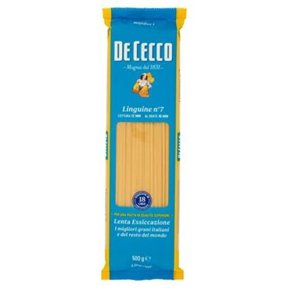 Aqui estão algumas opções de texto ALT para a imagem, variando em nível de detalhe: **Opção 1 (Simples e direta):** `Linguine De Cecco` **Opção 2 (Um pouco mais descritiva):** `Linguine De Cecco, massa italiana de alta qualidade.` **Opção 3 (Incluindo o nome da marca):** `Pacote de Linguine De Cecco, número 7.` **Opção 4 (Se a embalagem for visível):** `Embalagem azul e amarela de Linguine De Cecco.` **Qual escolher?** * Se o contexto for apenas identificar o tipo de massa, a **Opção 1** é suficiente. * Se quiser destacar a qualidade da massa, a **Opção 2** é uma boa escolha. * Se quiser especificar o número da massa, use a **Opção 3**. * Se a cor da embalagem é relevante (por exemplo, para identificar a marca em uma lista de produtos), a **Opção 4** pode ser útil. Lembre-se que o texto ALT deve ser conciso e relevante para o conteúdo da imagem e o contexto da página.