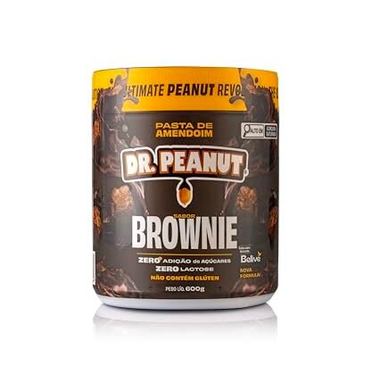 Aqui estão algumas opções de texto ALT para a imagem, variando em descrição e foco: **Opção 1 (Mais simples):** `Pasta de Amendoim Brownie Whey Dr. Peanut` **Opção 2 (Um pouco mais descritiva):** `Pasta de Amendoim Brownie Whey, saborosa e rica em proteínas.` **Opção 3 (Foco na marca e produto):** `Dr. Peanut: Pasta de Amendoim sabor Brownie com Whey Protein.` **Opção 4 (Foco no sabor):** `Pasta de Amendoim com sabor irresistível de Brownie e Whey Protein.` **Qual escolher?** * Se o objetivo é simplesmente identificar o produto, a Opção 1 é suficiente. * Se quiser adicionar um pouco de informação sobre o produto (sabor, proteína), a Opção 2 ou 3 são boas escolhas. * Se o foco é atrair a atenção pelo sabor, a Opção 4 pode ser interessante. A melhor escolha dependerá do contexto da imagem e do objetivo da página.