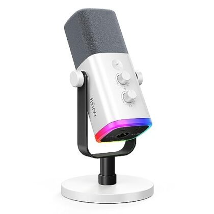 Aqui estão algumas opções de texto ALT, com diferentes níveis de detalhe: **Opção 1 (Mais simples):** `Microfone RGB Gamer branco.` **Opção 2 (Um pouco mais descritiva):** `Microfone RGB Gamer branco da FIFINE modelo AM8.` **Opção 3 (Incluindo o foco RGB):** `Microfone RGB Gamer branco para PC com iluminação personalizável.` **Opção 4 (Mais detalhada, focando no uso):** `Microfone RGB Gamer branco para podcasting, streaming e gravação.` **Qual escolher?** A melhor opção depende do contexto da imagem e do que você quer destacar. * Se a imagem é pequena e o objetivo é apenas identificá-la, a **Opção 1** é suficiente. * Se você quer especificar a marca e modelo, a **Opção 2** é melhor. * Se o recurso RGB é um ponto importante, a **Opção 3** é uma boa escolha. * Se você quer destacar o uso do microfone, a **Opção 4** é mais adequada. Lembre-se que o texto ALT deve ser conciso e informativo, ajudando usuários com deficiência visual a entenderem o conteúdo da imagem.