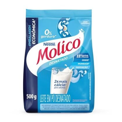 Aqui estão algumas opções de texto ALT para a imagem, considerando diferentes abordagens: **Opção 1 (Simples e direta):** `Molico Desnatado: Leite em pó desnatado com alto teor de cálcio.` **Opção 2 (Um pouco mais descritiva):** `Embalagem de 500g de Molico Desnatado, leite em pó desnatado fortificado com cálcio.` **Opção 3 (Focada no público alvo):** `Molico Desnatado: A escolha ideal para quem busca um leite em pó com menos gordura e mais cálcio.` **Opção 4 (Considerando a busca):** `Molico Desnatado 500g: Leite em pó desnatado Molico Total Cálcio.` **Qual escolher?** * Se você precisa ser direto e conciso, use a **Opção 1**. * Se quiser fornecer mais detalhes sobre o produto, use a **Opção 2**. * Se quiser atrair o público que busca especificamente por benefícios, use a **Opção 3**. * Se quiser otimizar para SEO, use a **Opção 4**. A melhor opção depende do contexto da sua página e do seu objetivo. Lembre-se que o texto ALT deve ser descritivo e conciso, ajudando tanto usuários com deficiência visual quanto os mecanismos de busca a entenderem o conteúdo da imagem.