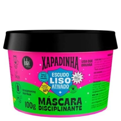 Aqui estão algumas opções de texto ALT para a imagem, utilizando "Xapadinha", com diferentes focos e níveis de detalhe: **Opção 1 (Simples e direta):** ``` Xapadinha: Máscara Disciplinante da Lola Cosmetics para cabelos alinhados. ``` **Opção 2 (Um pouco mais descritiva):** ``` Xapadinha Lola Cosmetics: Pote da máscara disciplinante para um cabelo mais liso e sem frizz. ``` **Opção 3 (Foco na marca e no produto):** ``` Lola Cosmetics: Xapadinha, a máscara disciplinante que alinha os seus fios. ``` **Opção 4 (Mais amigável e chamativa):** ``` Conheça a Xapadinha da Lola Cosmetics! A sua aliada para um cabelo liso e disciplinado. ``` **Escolha a opção que melhor se adequa ao contexto onde a imagem está sendo utilizada.**