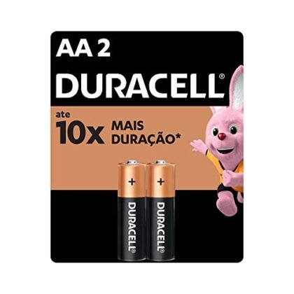 Aqui estão algumas opções de texto ALT, variando em detalhe: * **Opção 1 (Simples):** Duracell AA * **Opção 2 (Mais descritiva):** Duracell AA, pilhas alcalinas. * **Opção 3 (Considerando a embalagem):** Duracell AA em embalagem com duas unidades. A melhor opção depende do contexto da imagem e da importância de destacar a embalagem com duas unidades. Se a imagem mostra claramente a embalagem, a opção 3 é a mais adequada. Se o foco é apenas a pilha, a opção 1 ou 2 são suficientes.