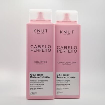 Aqui estão algumas opções de texto ALT para a imagem, considerando diferentes enfoques: **Opções mais curtas e diretas:** * Knut Perfeito * Knut Perfeito, kit para cabelos * Kit Knut Perfeito **Opções mais descritivas (boas para SEO):** * Knut Perfeito: Kit completo para um cabelo perfeito e saudável. * Knut Perfeito: Shampoo, condicionador e máscara para um tratamento capilar completo. * Knut Perfeito: A solução para um cabelo perfeito da Knut. **Opções com foco no benefício:** * Knut Perfeito: Conquiste o cabelo dos seus sonhos com este kit. * Knut Perfeito: Kit para um cabelo radiante, forte e cheio de vida. **Qual escolher?** A melhor opção depende do contexto da sua página e do seu objetivo. Se você precisa ser breve, as opções mais curtas são ideais. Se você quer otimizar para SEO ou dar mais informações ao usuário, as opções mais descritivas são melhores. Se a imagem estiver ligada a um CTA de "compre agora" ou similar, a opção que foca no benefício pode ser interessante.