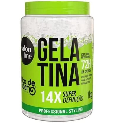 Aqui estão algumas opções de texto ALT para a imagem, utilizando "Gelatina Capilar Definição", com variações para diferentes focos: **Opção 1 (Foco na função principal):** `Gelatina Capilar Definição: produto para modelar e definir cabelos ondulados, cacheados e crespos.` **Opção 2 (Foco na marca e linha):** `Salon Line ToDeCacho: Gelatina Capilar Definição para super definição de cachos.` **Opção 3 (Foco nos benefícios):** `Gelatina Capilar Definição: produto vegano da Salon Line para definição intensa de cachos e controle do frizz.` **Opção 4 (Mais descritiva):** `Pote de 1kg de Gelatina Capilar Definição da Salon Line ToDeCacho para cabelos ondulados, cacheados e crespos. Produto vegano para super definição.` **Qual escolher?** A melhor opção depende do contexto e do que você quer destacar. Se o foco é a marca e a linha, a opção 2 é boa. Se o foco é nos benefícios, a opção 3. A opção 1 é mais genérica e serve para qualquer situação onde você queira apenas descrever o produto. A opção 4 é mais completa e informativa. Lembre-se que o texto ALT deve ser conciso e descritivo, ajudando pessoas com deficiência visual a entender o conteúdo da imagem.