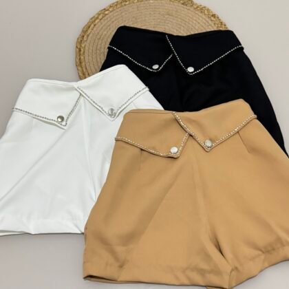 SHORT EM ALFAIATARIA COM STRASS COSTURADO E ZÍPER LATERAL – Imagem 1 [nsid:812027413]