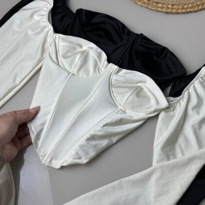 CORSELET MANGA LONGA EM POLIAMIDA ACETINADA COM BARBATANAS E ARO DE SUSTENTAÇÃO – Imagem 1 [nsid:896803560]