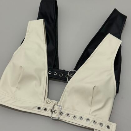 CROPPED FIVELA CRAVEADA EM COURO FAKE – Imagem 1 [nsid:907357357]