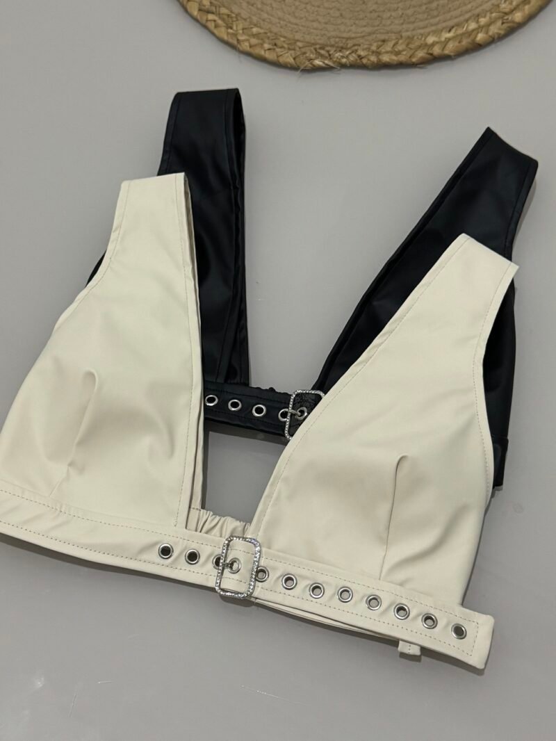 CROPPED FIVELA CRAVEADA EM COURO FAKE – Imagem 1 [nsid:907357357]