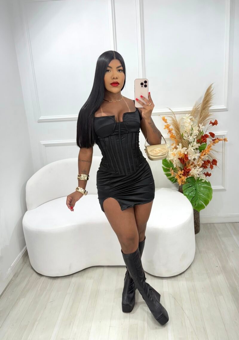 VESTIDO CORSELET EM MALHA PRADA, COM BARBATANAS. BOJO E REGULAGEM NAS ALÇAS – Imagem 2 [nsid:912909234]