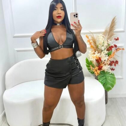 SHORT SAIA EM COURO FAKE COM ARGOLA E ZÍPER LATERAL – Imagem 1 [nsid:907367653]