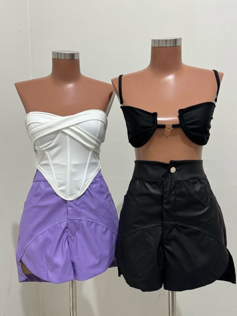 SHORT PATY EM COURO FAKE COM BOTÃO BRILHOSO, ZÍPER E BOLSO – Imagem 2 [nsid:844438904]