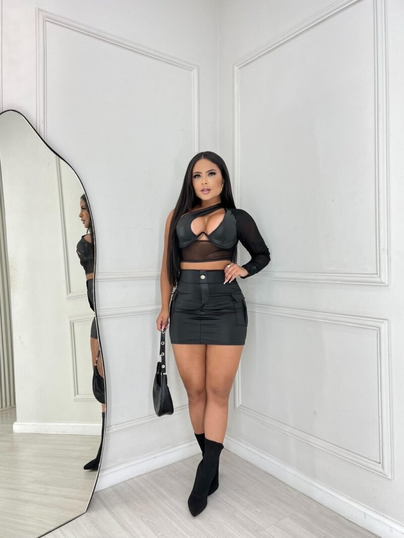 CROPPED MULA MANCA COM ARO DE SUSTENTAÇÃO EM CIRRÊ ACETINADO COM MANGA EM TULE – Imagem 2 [nsid:859075556]