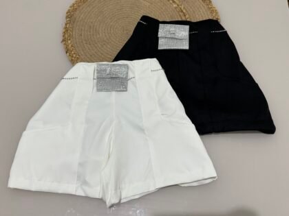SHORT EM ALFAIATARIA COM CINTO BOLSINHO EM STRASS COM ZÍPER LATERAL – Imagem 1 [nsid:816791323]