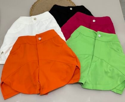 SHORT INSPIRAÇÃO JEANS EM ALFAIATARIA COM BOTÃO BRILHO E ZIPER – Imagem 1 [nsid:839831025]