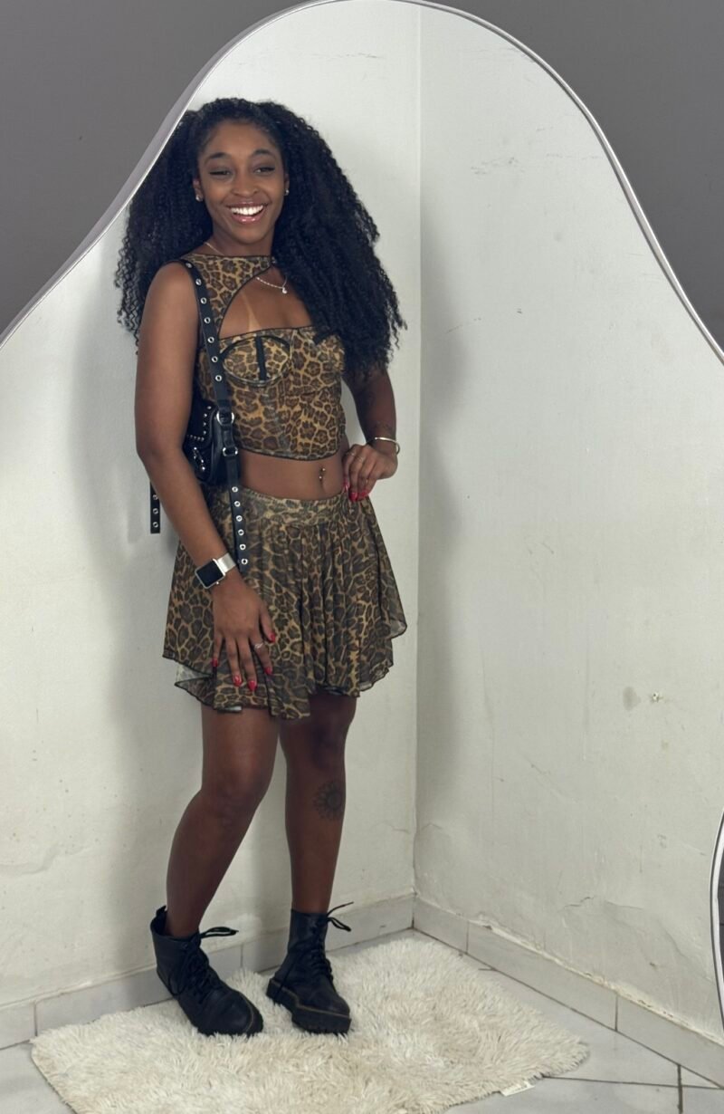 CONJUNTO JASMINE EM TULE COM ARO DE SUSTENTAÇÃO, DETALHE EM CORAÇÃO E SAIA PLISSADA COM SHORT POR BAIXO – Imagem 5 [nsid:896746360]