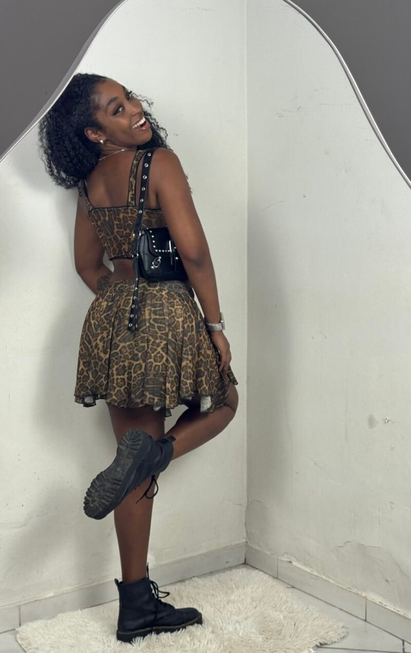 CONJUNTO JASMINE EM TULE COM ARO DE SUSTENTAÇÃO, DETALHE EM CORAÇÃO E SAIA PLISSADA COM SHORT POR BAIXO – Imagem 8 [nsid:896746358]
